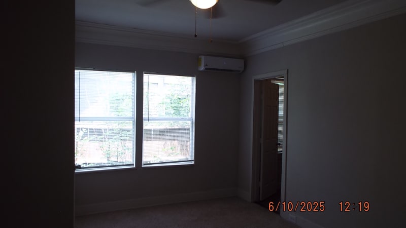 Building Photo - 1427 Schley Ave