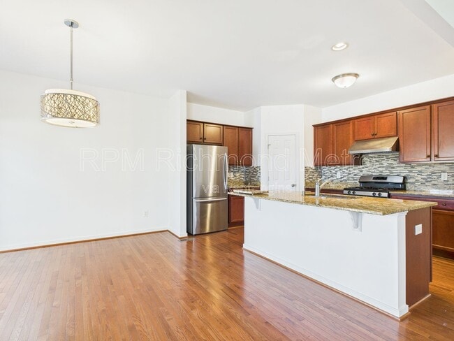 Building Photo - 656 Abbey Village Cir