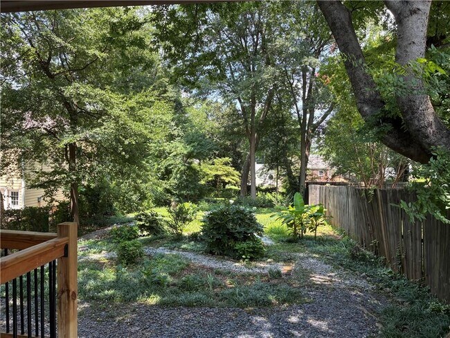 Building Photo - 1088 Sanders Ave SE
