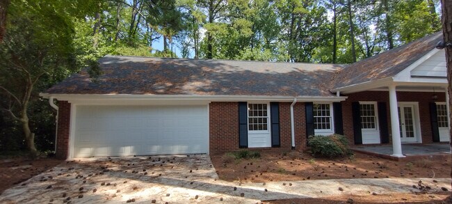 Building Photo - Room in House on Joyner Pl