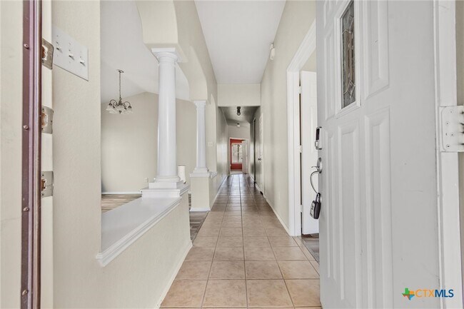 Building Photo - 200 Memory Ln