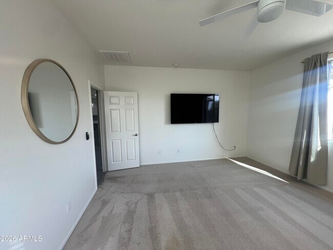 Building Photo - 739 N 156th Ln