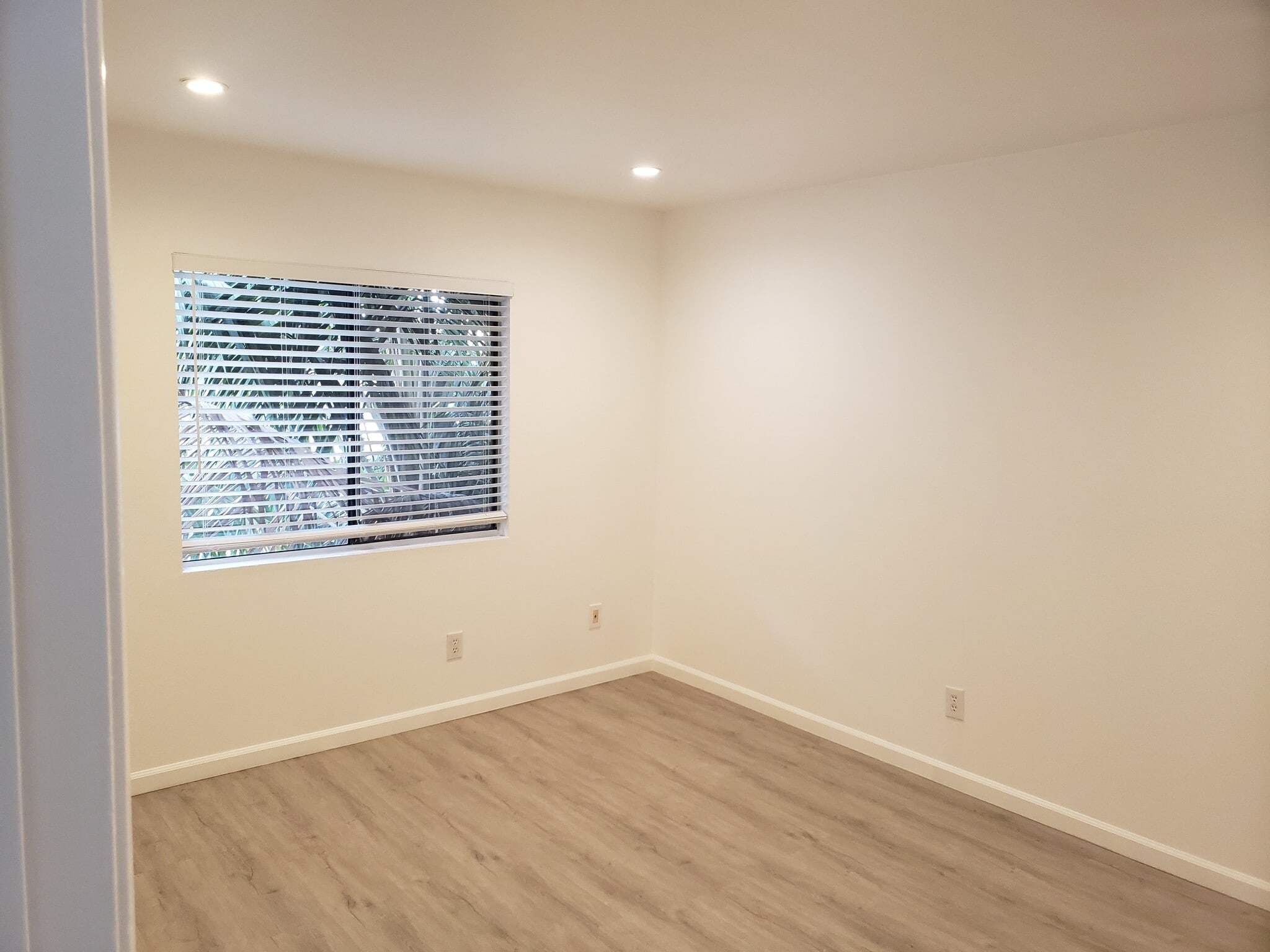 Building Photo - 2323 Huntington St