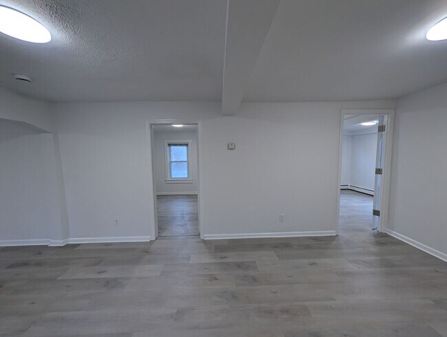 Building Photo - 822 Prospect Ave