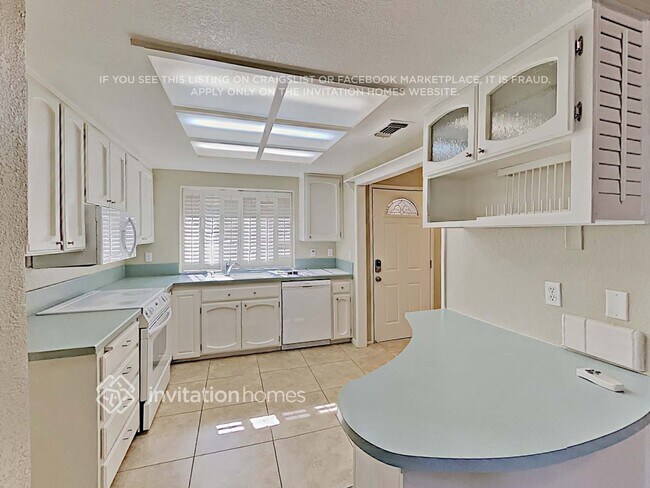 Building Photo - 7015 Calexico Ln