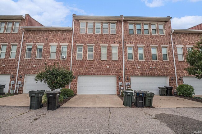 Building Photo - 112 S Niles Ave