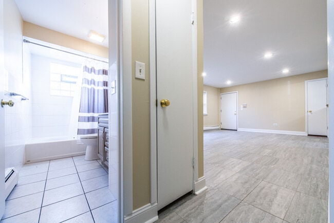 Building Photo - 3804 N Harlem Ave