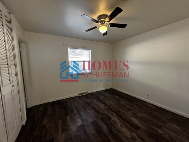 Building Photo - One Bedroom Apartment | Fort Branch