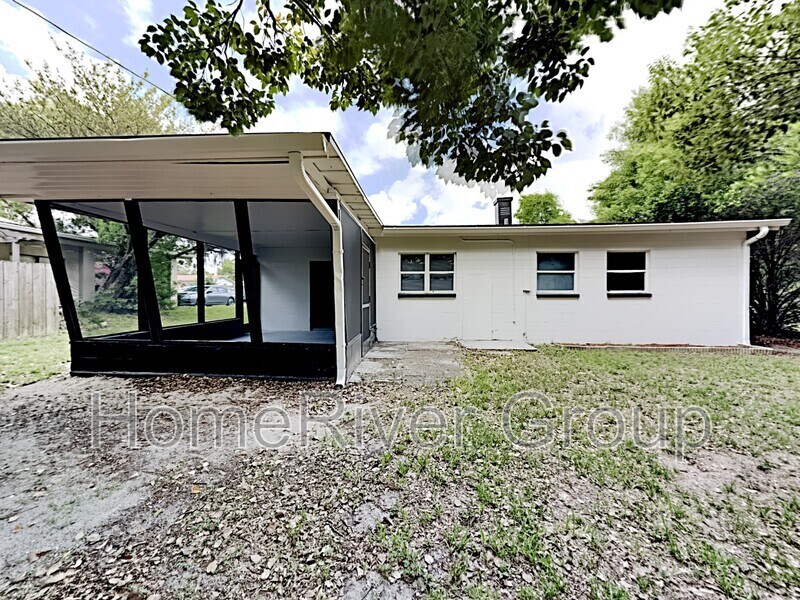 Building Photo - 39205 Park Dr