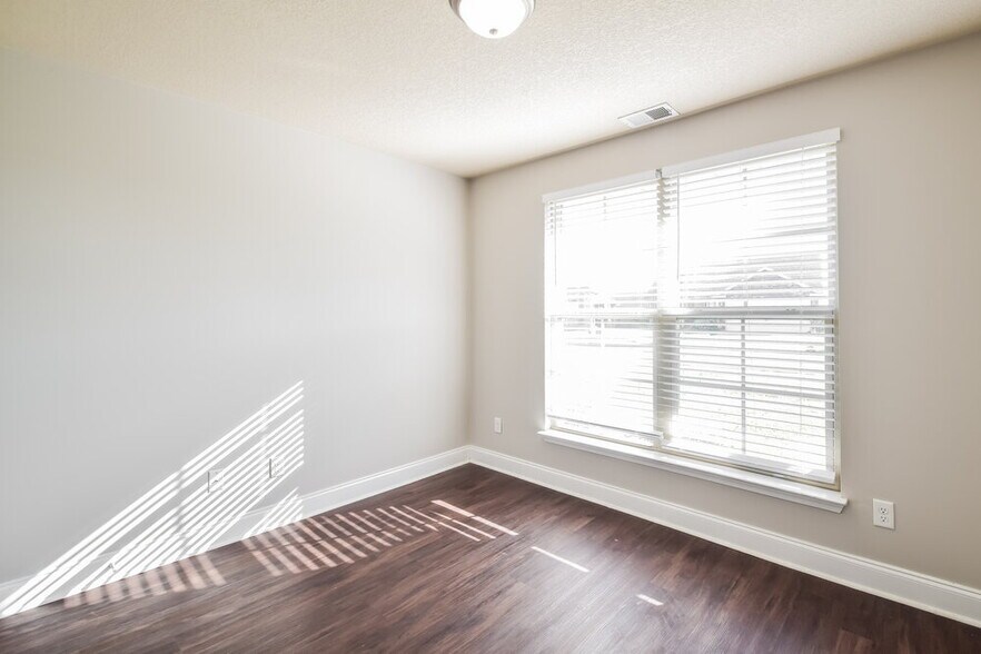 Building Photo - 8759 Kimberly Dawn Dr