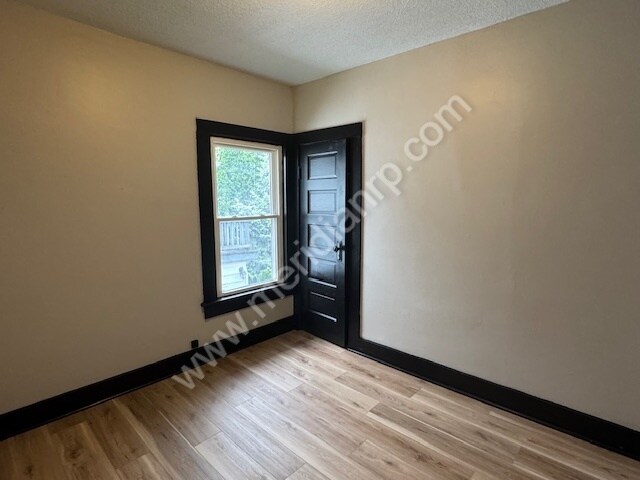 Building Photo - 625 2nd St