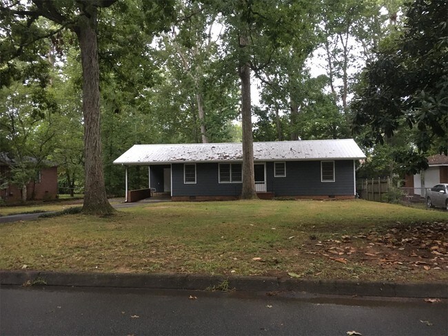 Primary Photo - 1319 Greenview Dr