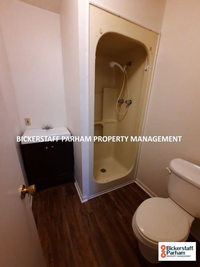 Building Photo - Home is Where the Amenities Are. Located O...