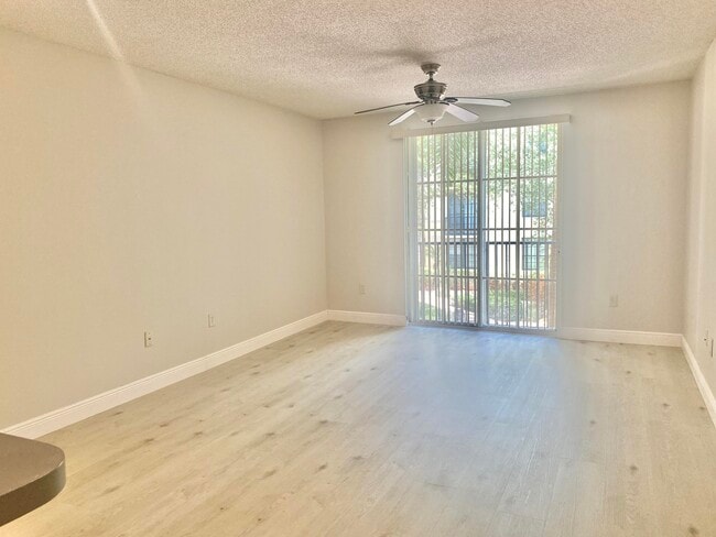Building Photo - 630 S Sapodilla Ave