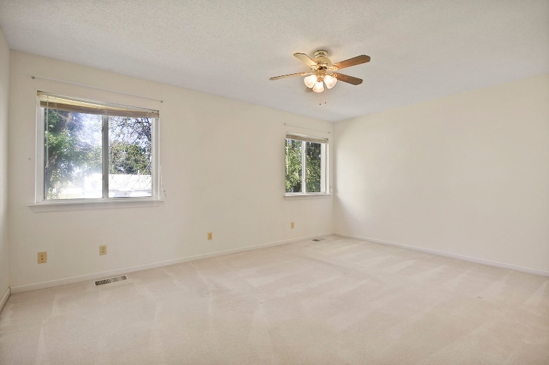 Building Photo - 707 E Brick St