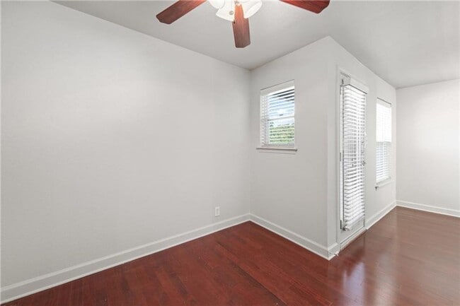 Building Photo - AVAILABLE NOW: 1 BR / 1 BA - Heart of Soco - SS Appliances - Minutes from DT