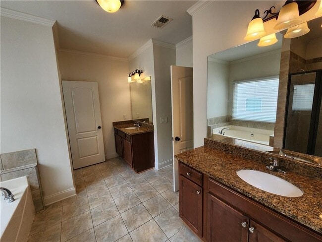 Building Photo - 5430 Delmonte Dr