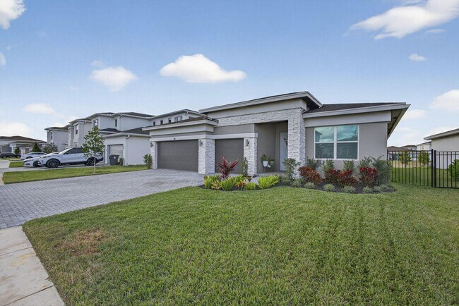 Building Photo - 1543 Stockbridge St