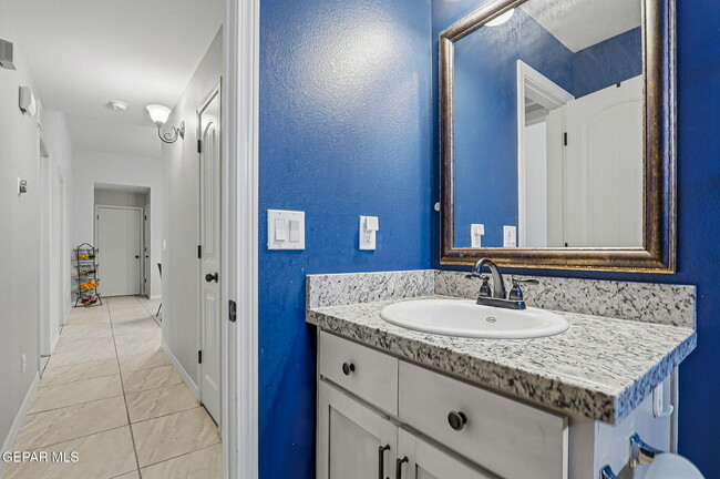 Building Photo - 3853 Loma Brisa Dr