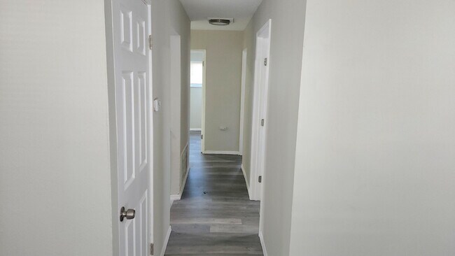 Building Photo - 248 Perthshire Rd