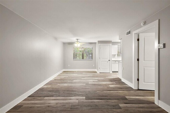 Building Photo - 420 S Palmetto St