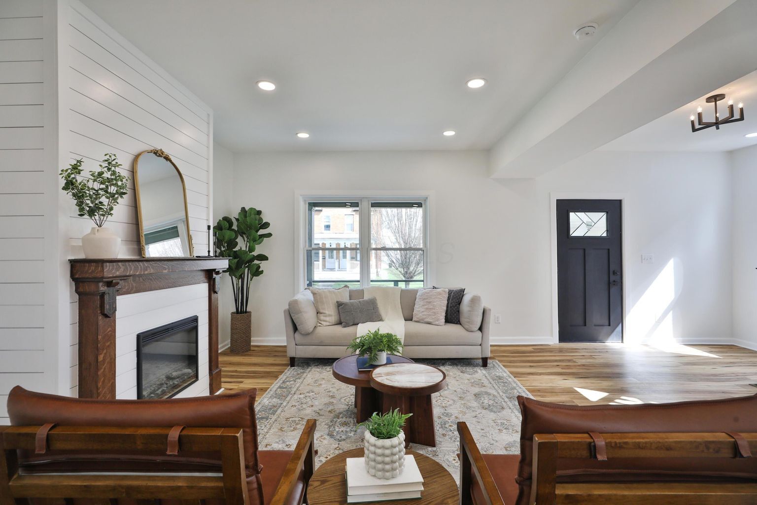 Building Photo - 423 Stoddart Ave