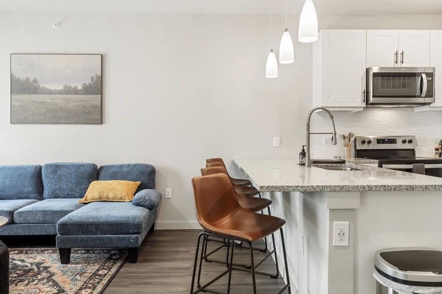 Building Photo - 5820 1/2 Cameron Road-SI FL1-ID1303397P