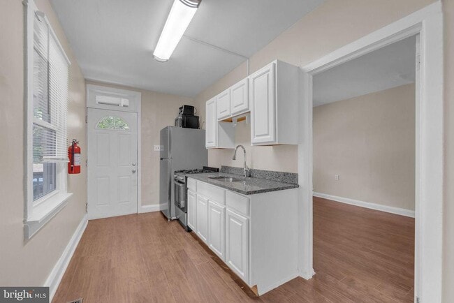 Building Photo - 315 Burlington Ave