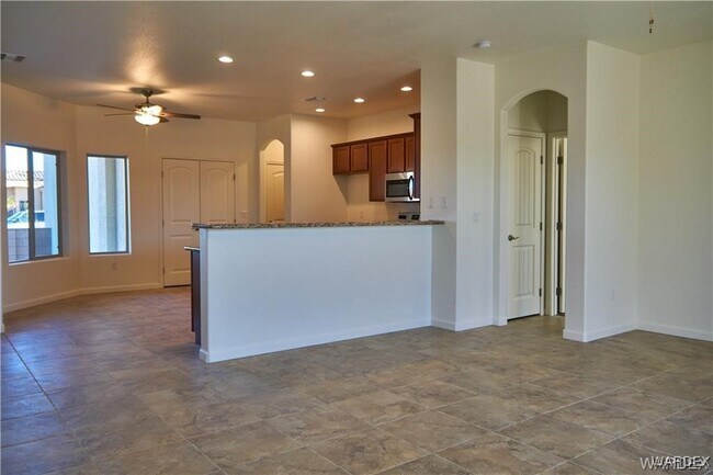 Building Photo - 1860 E Winter Haven Dr