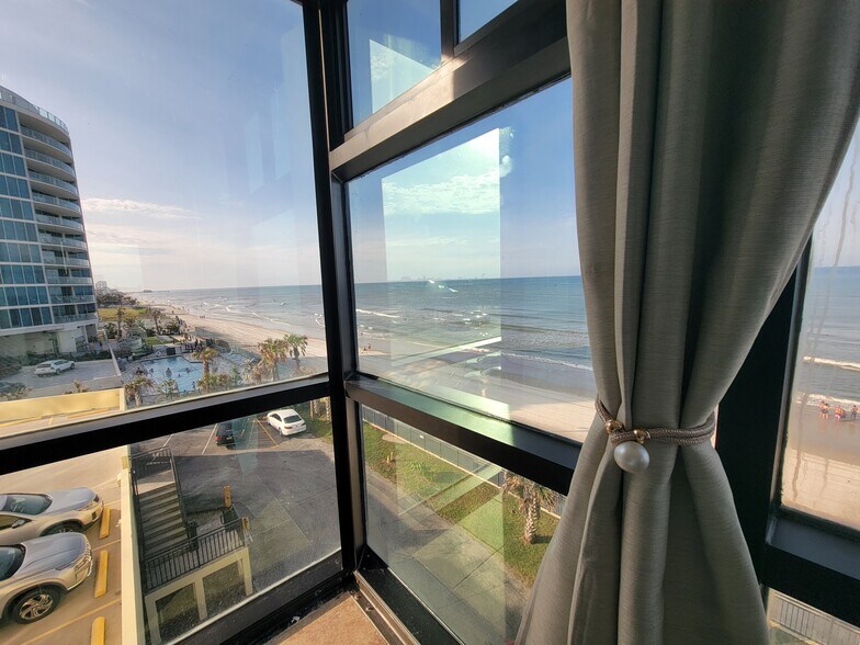 Building Photo - 1909 S Atlantic Ave