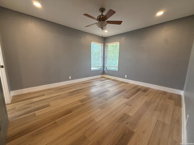 Building Photo - 4410 Trailwood Dr