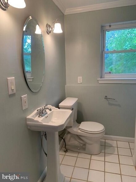 Building Photo - 10514 Bucknell Dr