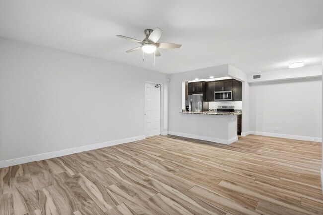 Building Photo - 2518 SE Anchorage Cove