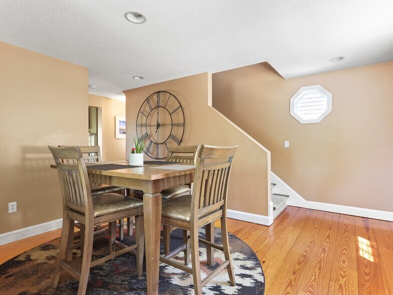 Building Photo - 491 Spring St