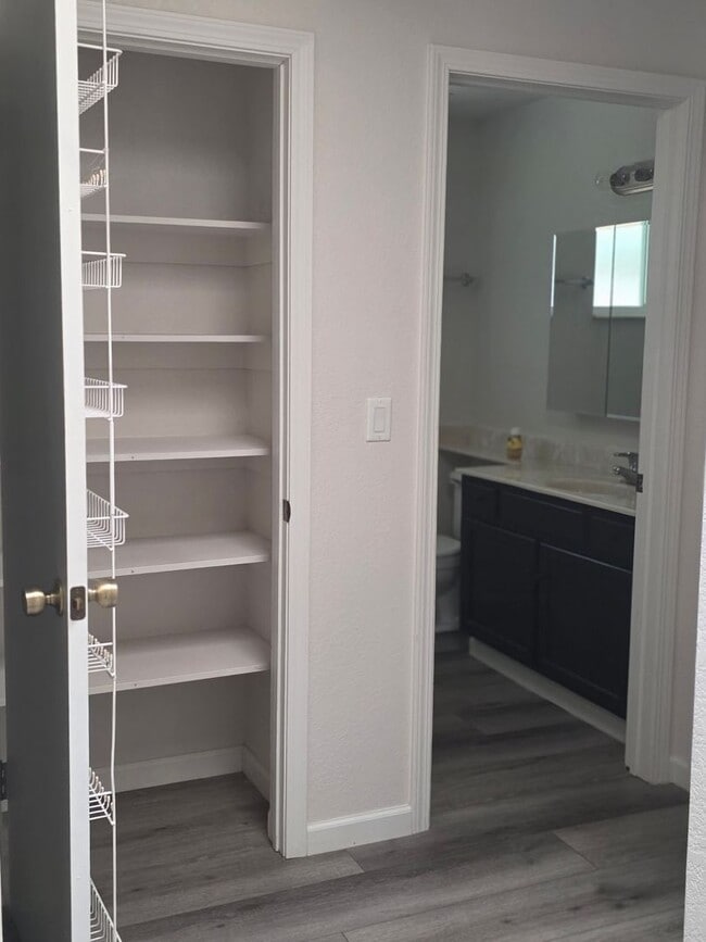 Building Photo - 774 Diogenes Dr