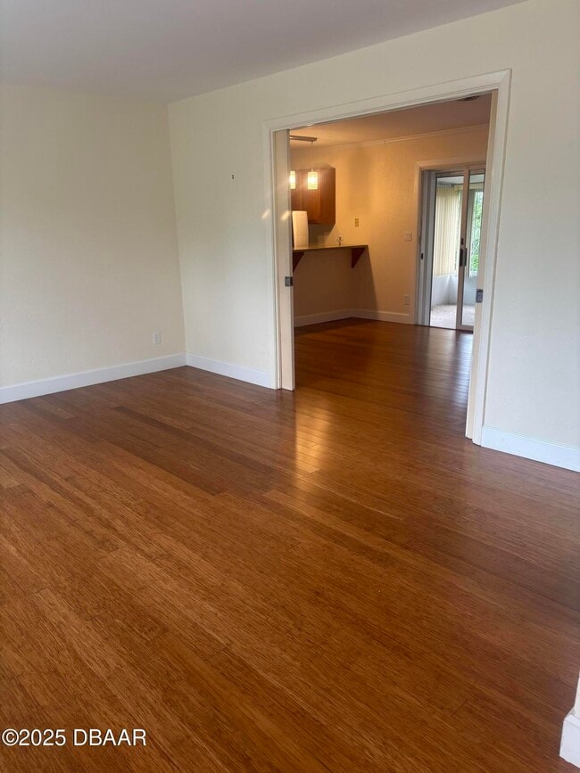 Building Photo - 19 Capri Cir