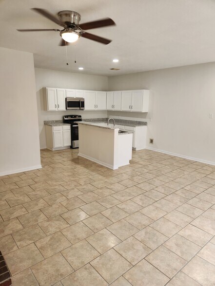 Building Photo - 13778 Sablesprings Ln