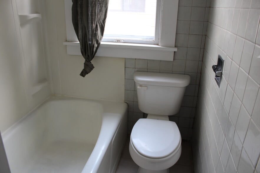 Building Photo - 607 Minor Ave