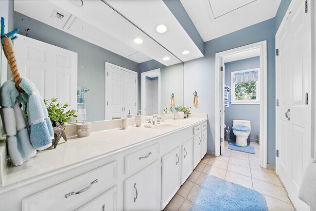 Building Photo - 2913 Beluche Dr