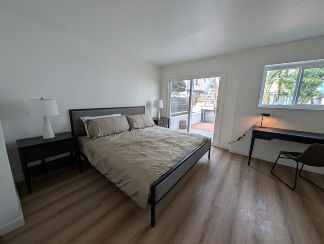 Building Photo - NEW Remodeled and furnished, 4 bed 3 bath ...