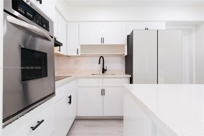 Building Photo - 10501 SW 54th St