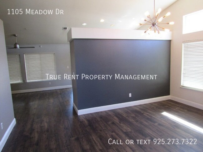 Building Photo - Beautiful 3 Bed, 2 Bath Home in Great Live...