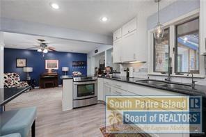 Building Photo - 505 W Esperanza Ave