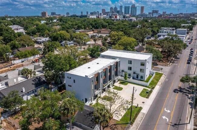 Building Photo - 2705 N Blvd