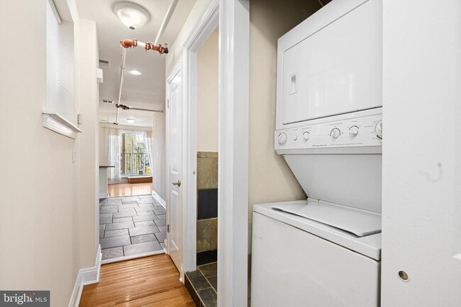 Building Photo - 1542 Passyunk Ave