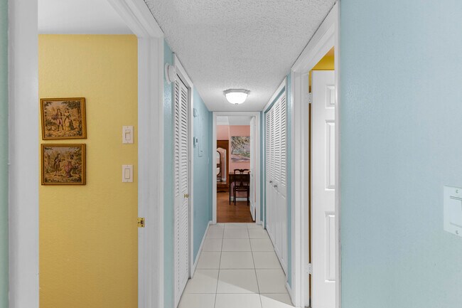 Building Photo - 171 Deer Creek Blvd