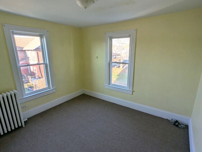 Building Photo - 18-20 W. Southern Avenue