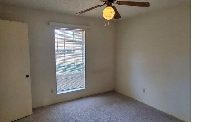 Building Photo - 5226 Moonshadows Dr