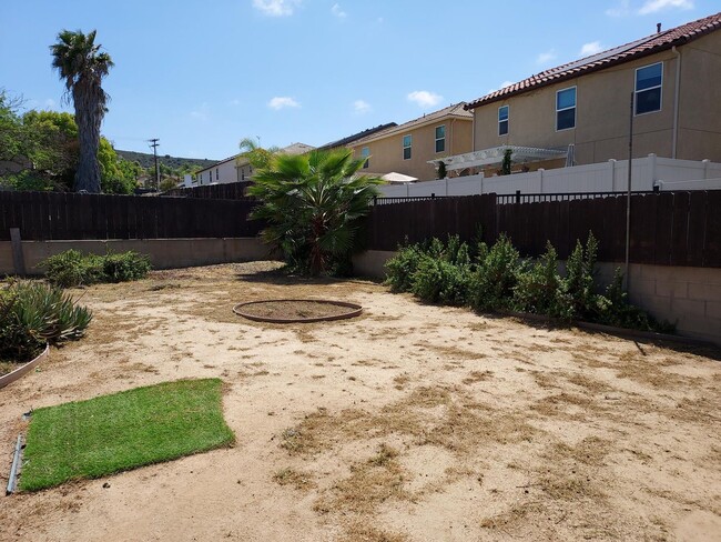 Building Photo - Santee -  2 Bedroom House w/Garage and Lar...