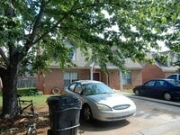 Building Photo - 500 Rosehip Ln